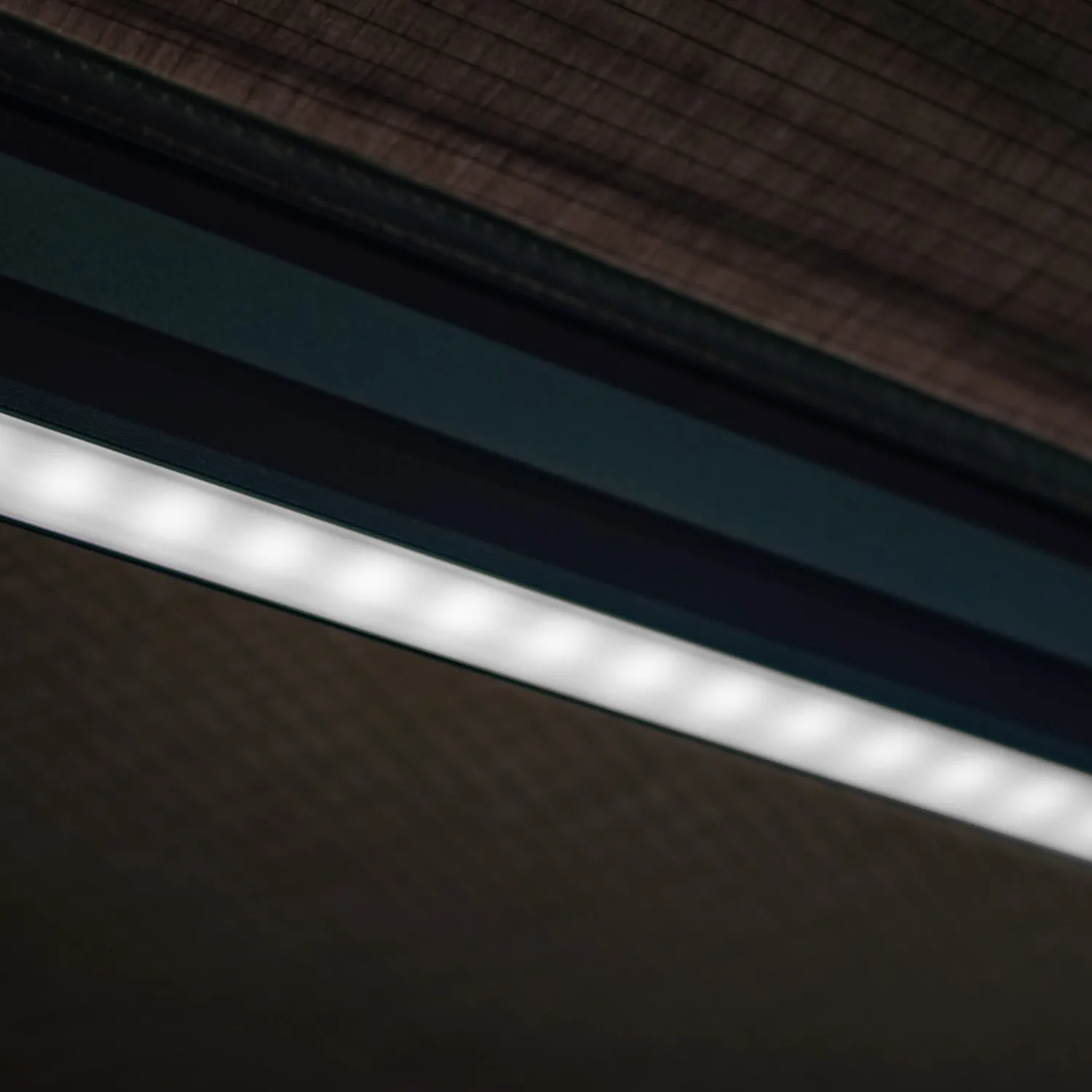 270 FREESTANDING LED AWNING R