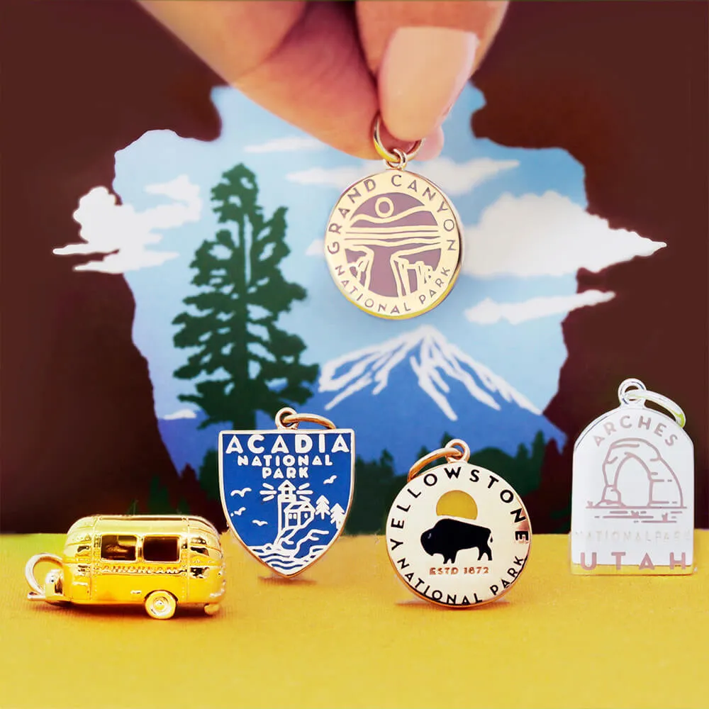AirDream Camper Charm, Solid Gold