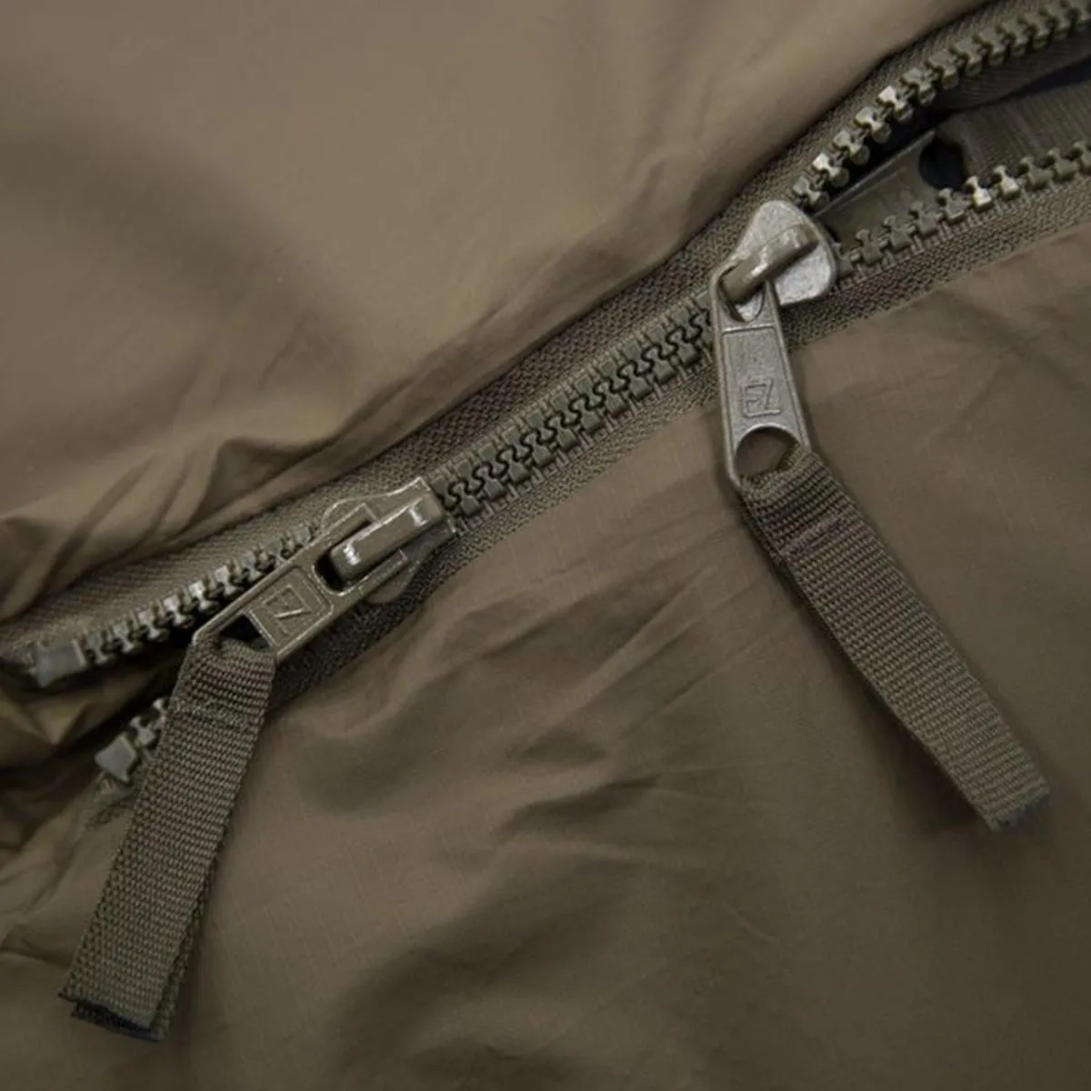 Carinthia Tropen Sleeping Bag with Mosquito Net Olive