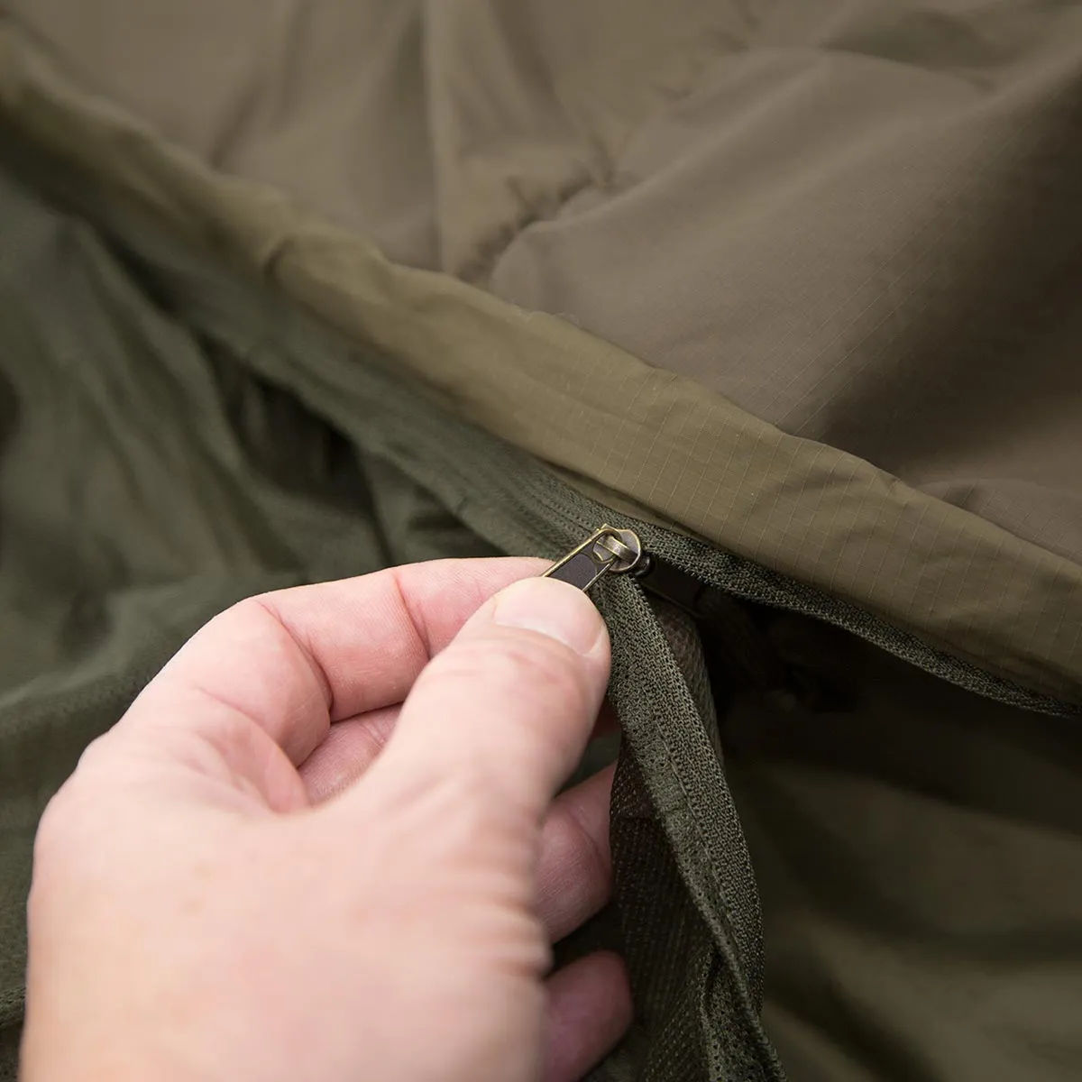 Carinthia Tropen Sleeping Bag with Mosquito Net Olive