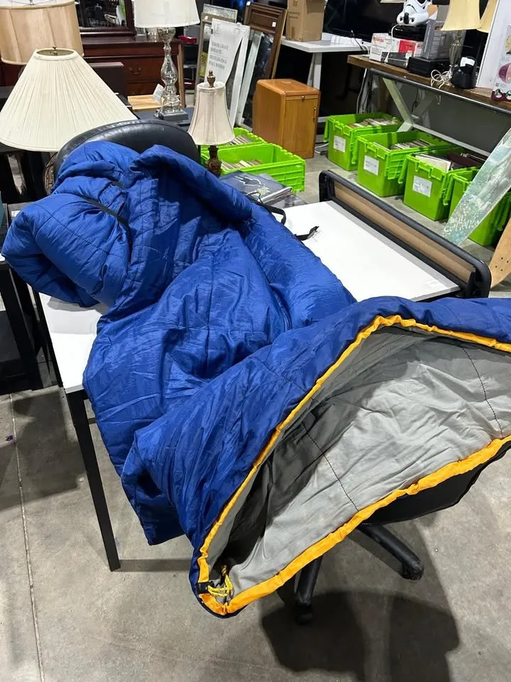 KELTY Ridgeway Sleeping Mummy Bags HOLLOFIL II Performance Insulation 35" x 90”- 2 availlable