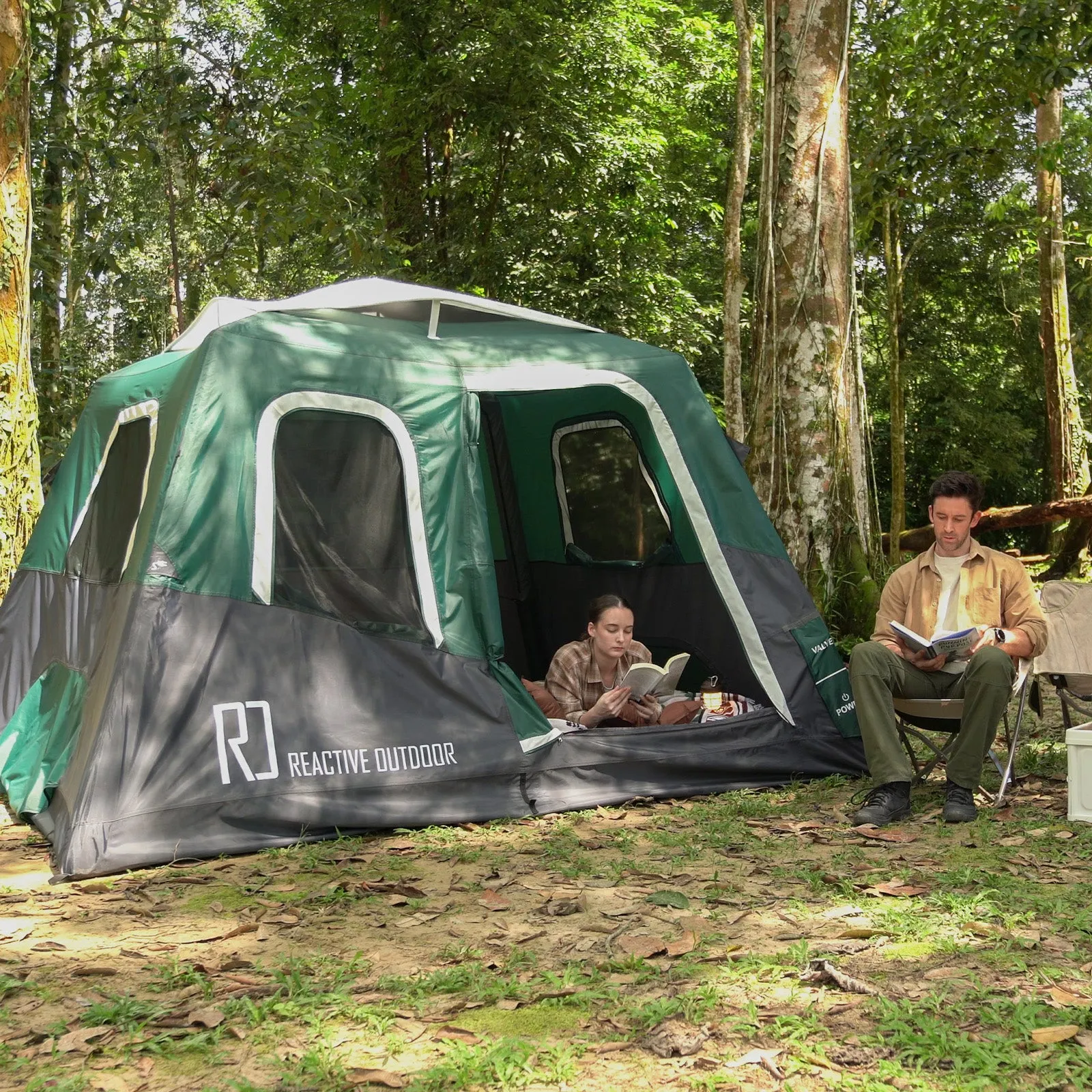 Small-Sized 2 Step Cabin Tent   FREE Camping Tarp (Up To 4 Person)
