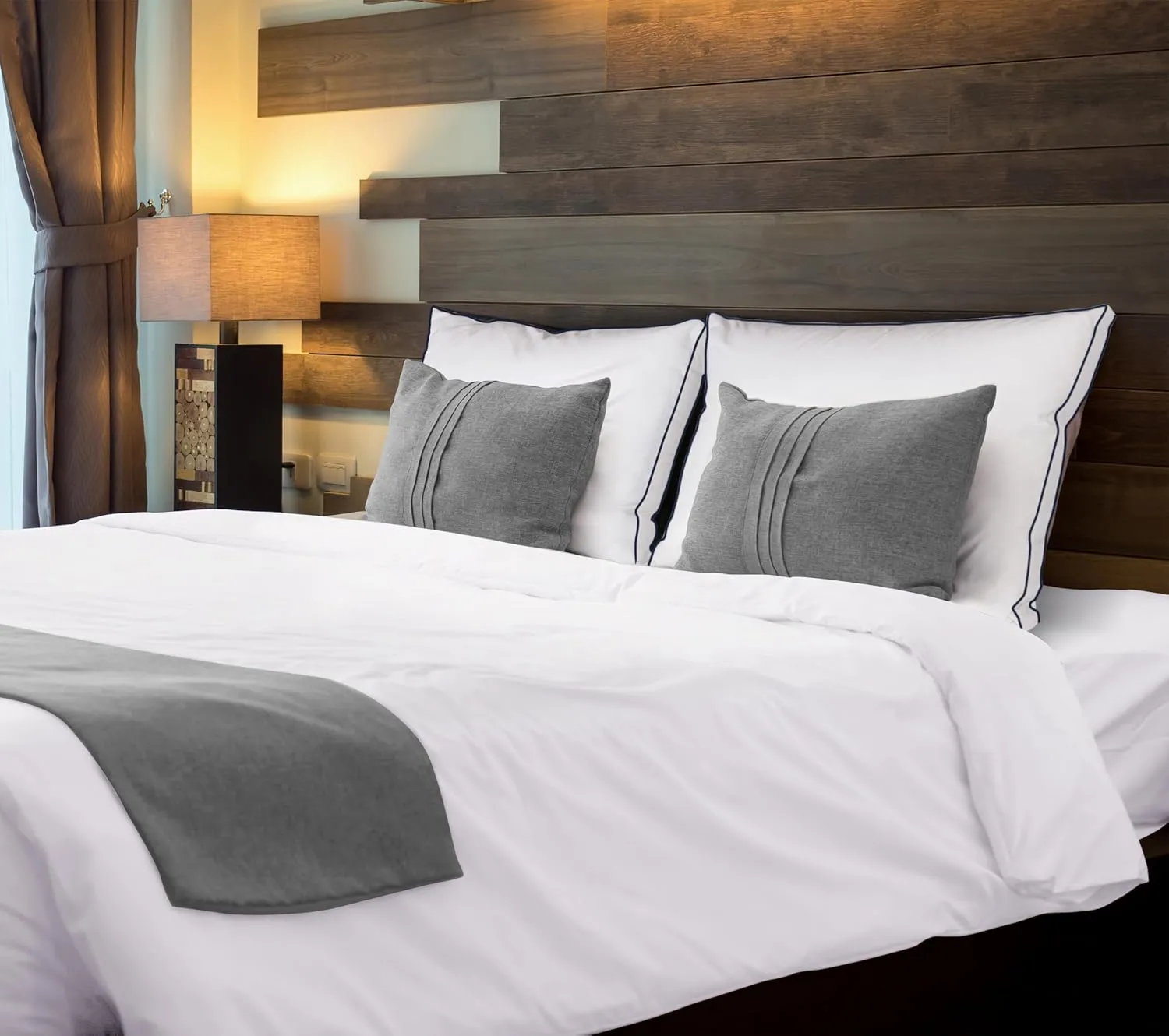 Utopia Bedding Bed Pillows for Sleeping King Size (Navy/White), Set of 2, Cooling Hotel Quality, Gusseted Pillow for Back, Stomach or Side Sleepers
